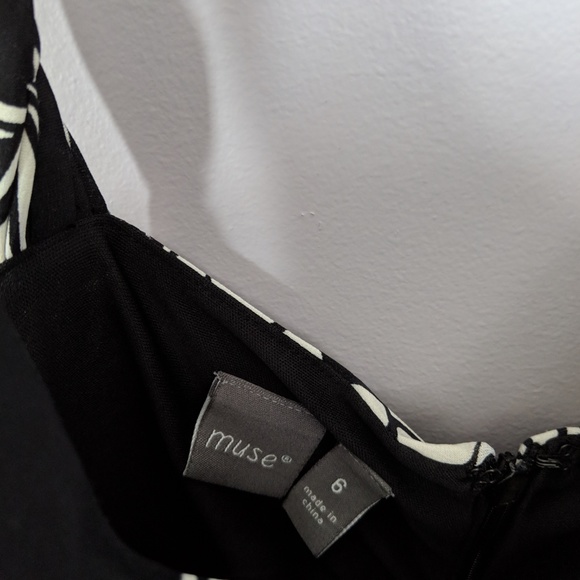 Muse Black and White Dress with embellishment sz 6 - Picture 5 of 5